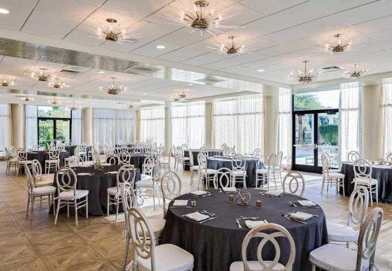 Отель North Charleston Marriott Экстерьер фото