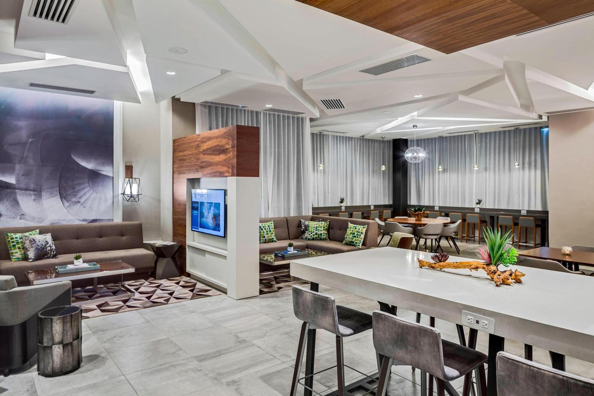 Отель North Charleston Marriott Экстерьер фото