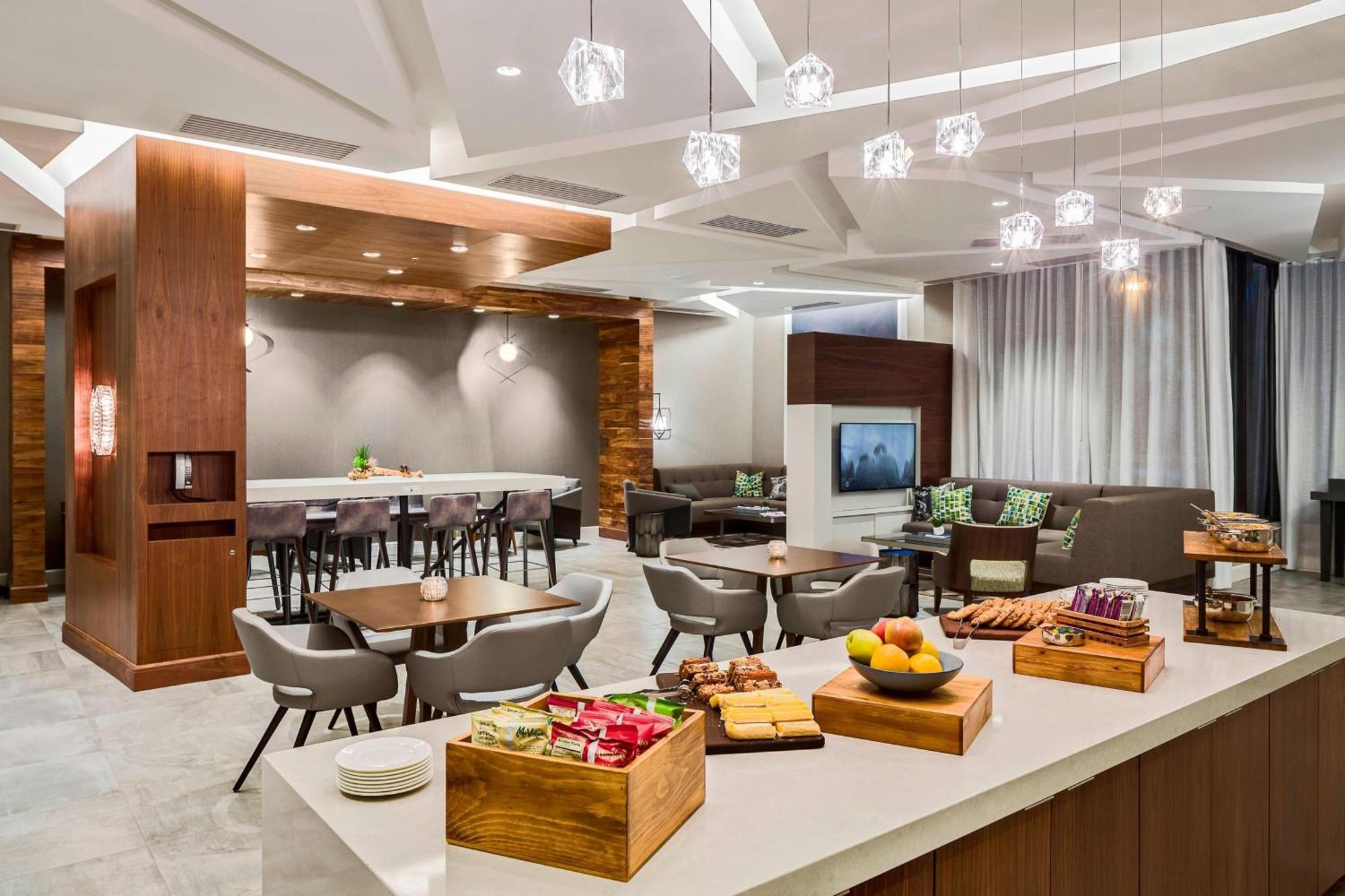 Отель North Charleston Marriott Экстерьер фото