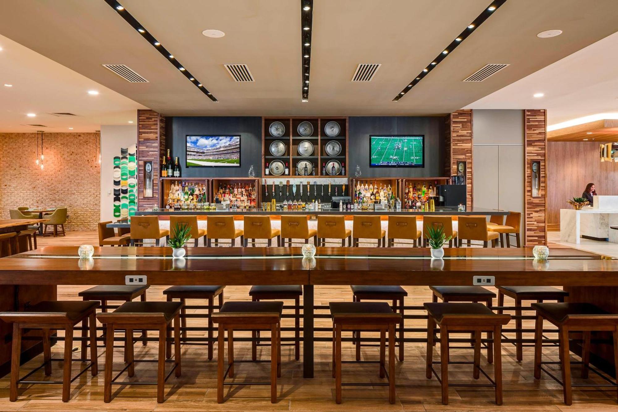 Отель North Charleston Marriott Экстерьер фото