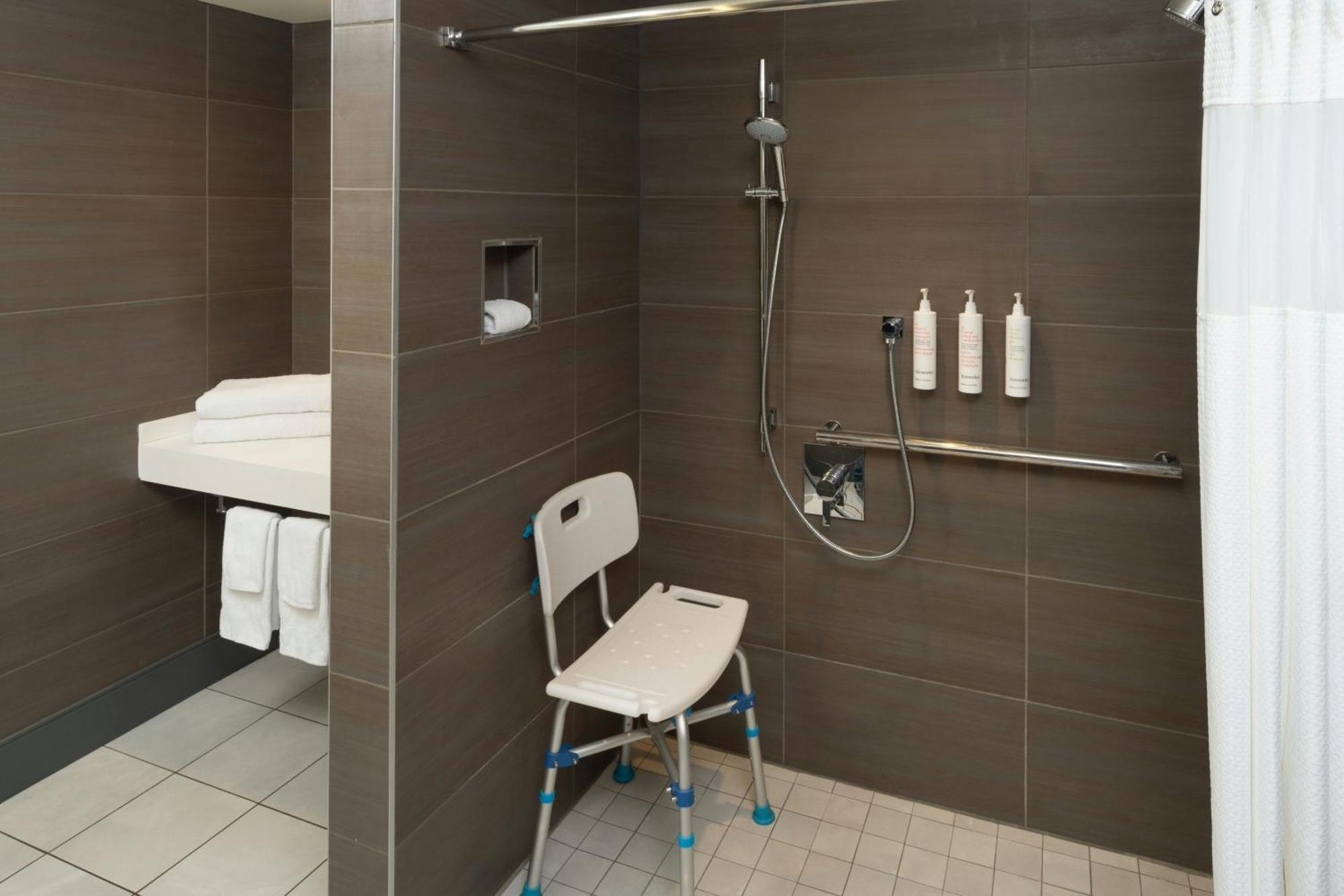 Отель North Charleston Marriott Экстерьер фото