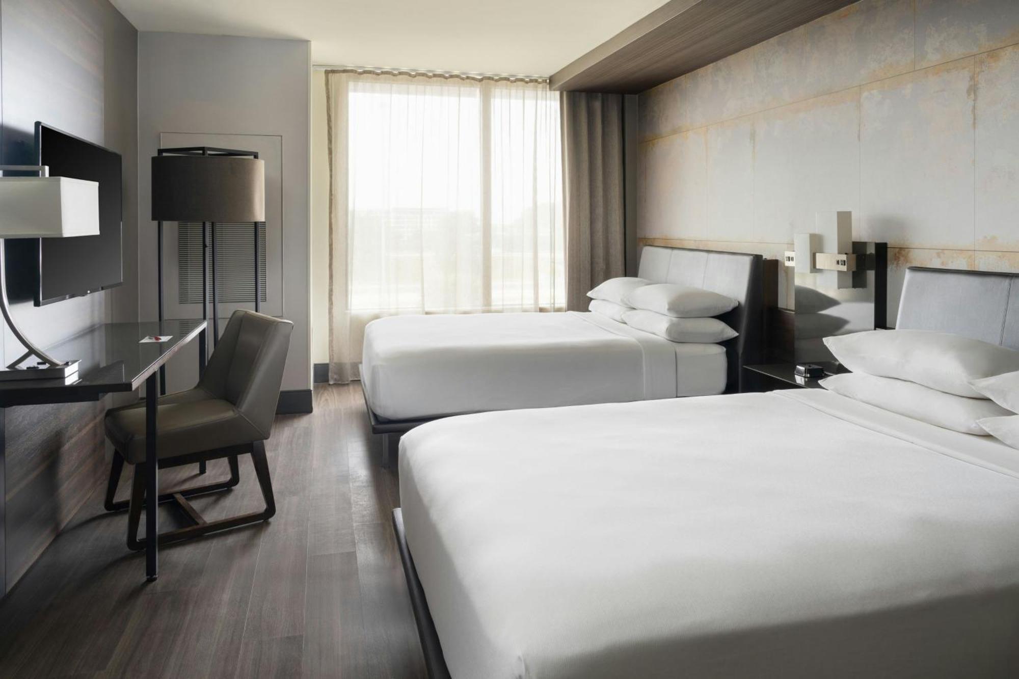 Отель North Charleston Marriott Экстерьер фото