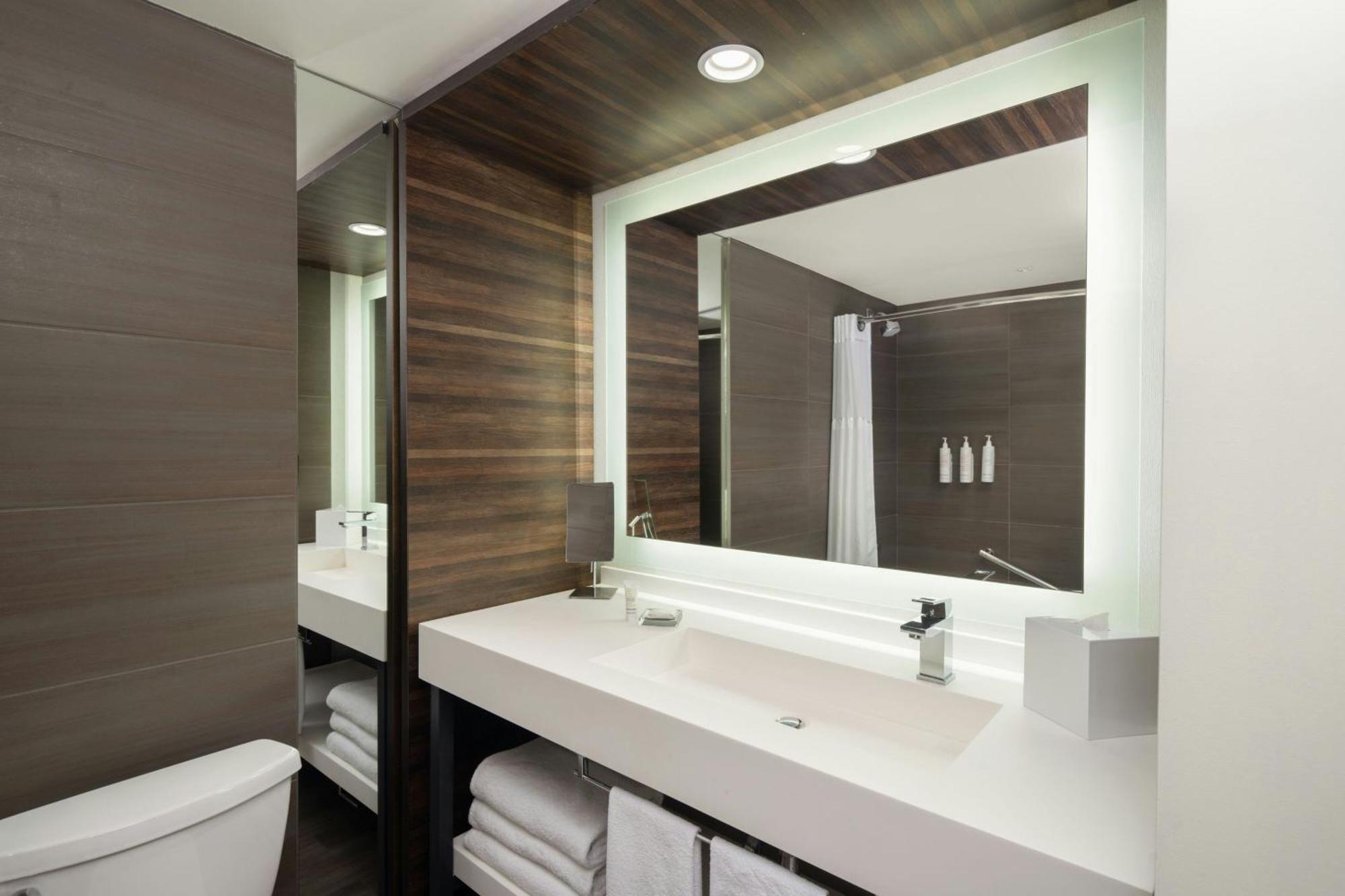 Отель North Charleston Marriott Экстерьер фото