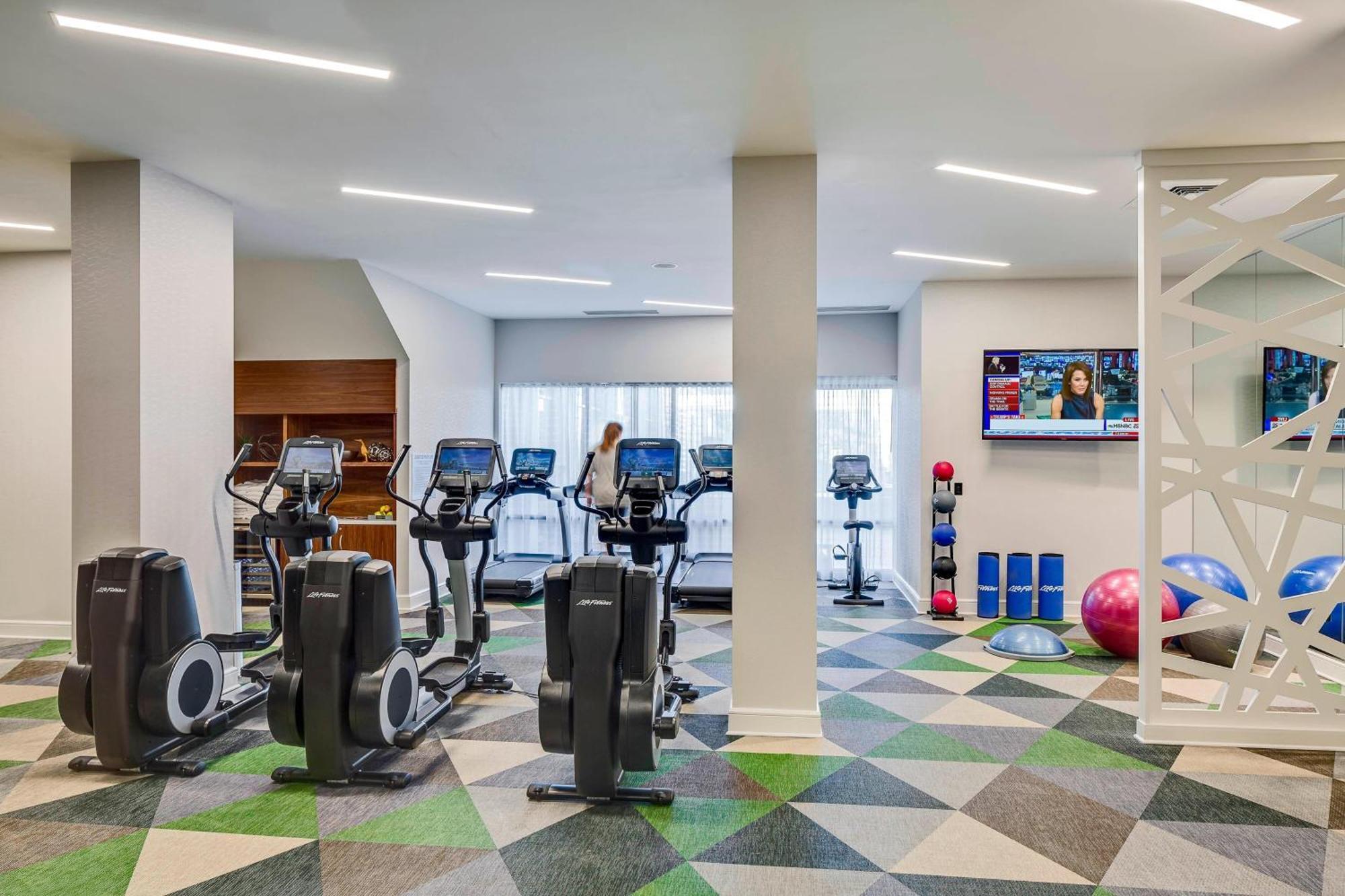 Отель North Charleston Marriott Экстерьер фото