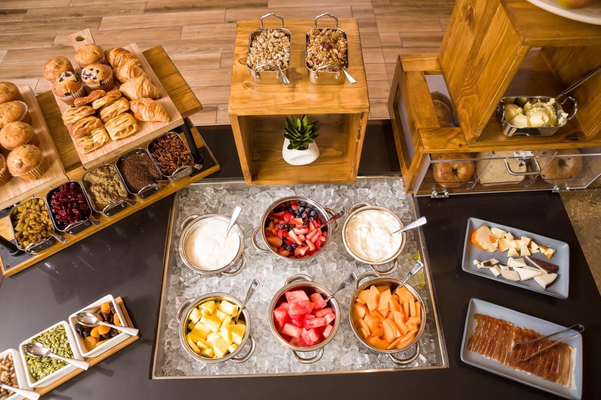 Отель North Charleston Marriott Экстерьер фото