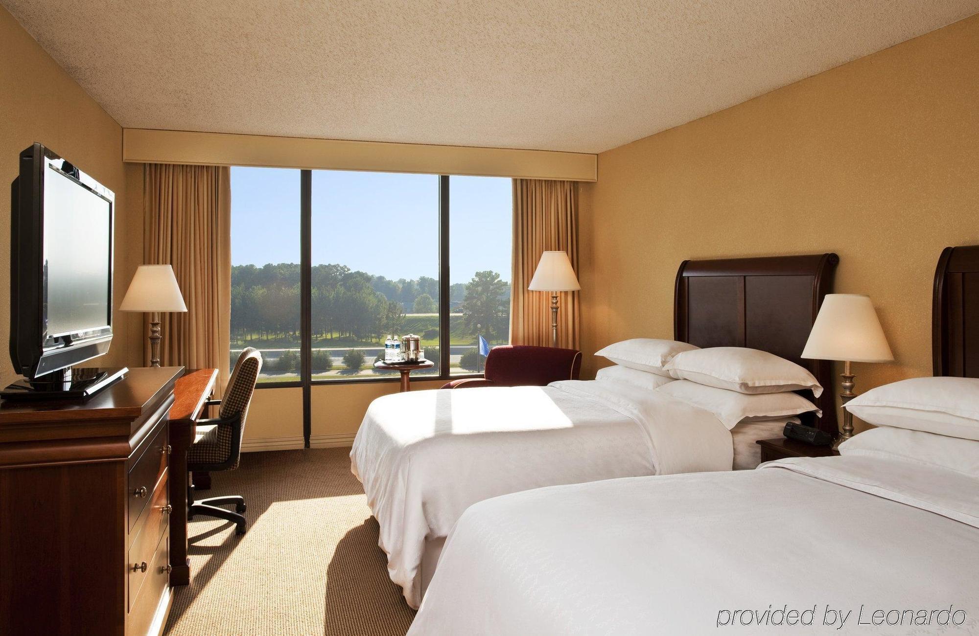 Отель North Charleston Marriott Экстерьер фото