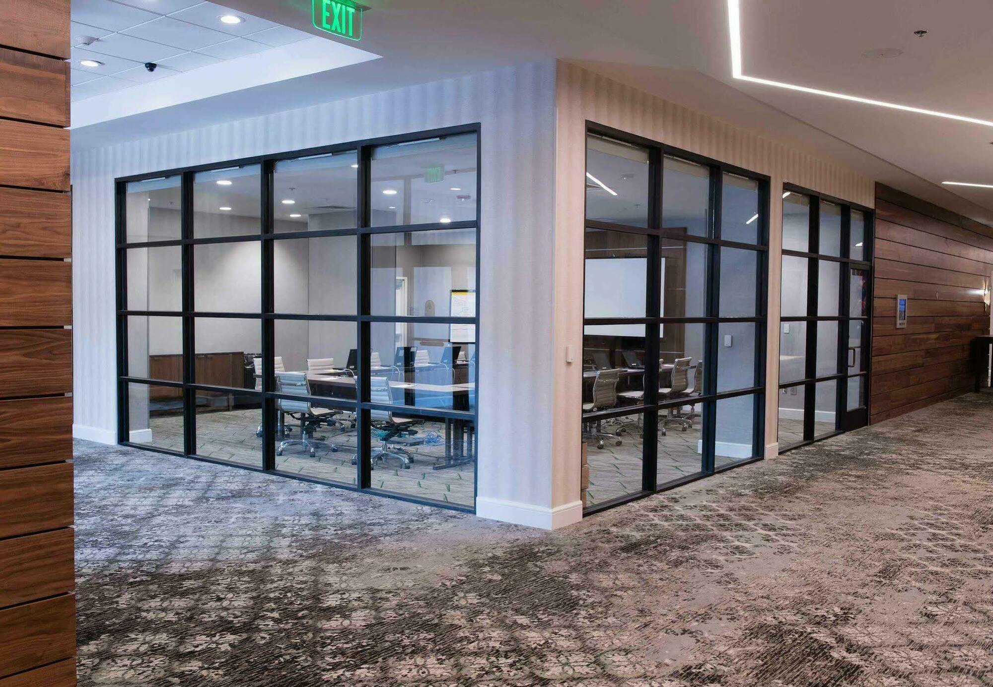 Отель North Charleston Marriott Экстерьер фото